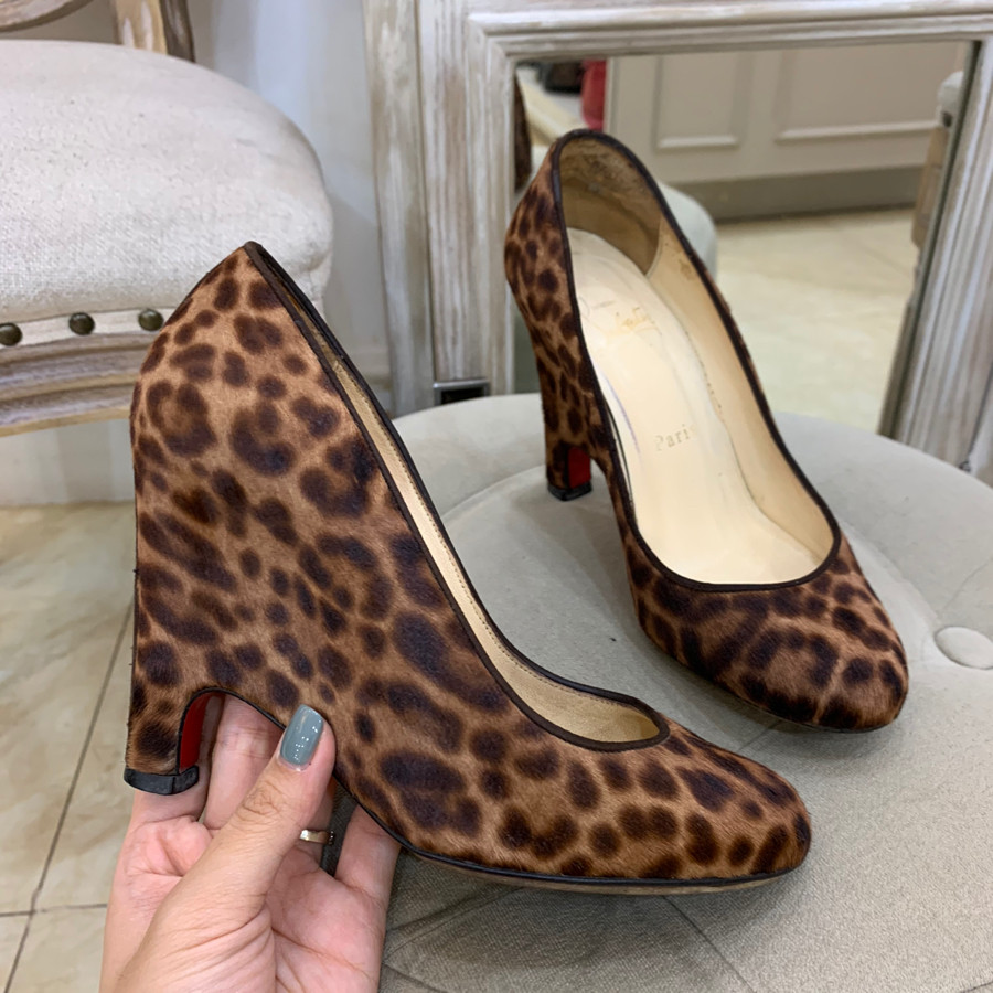 Giày Louboutin lông ngựa sz 35