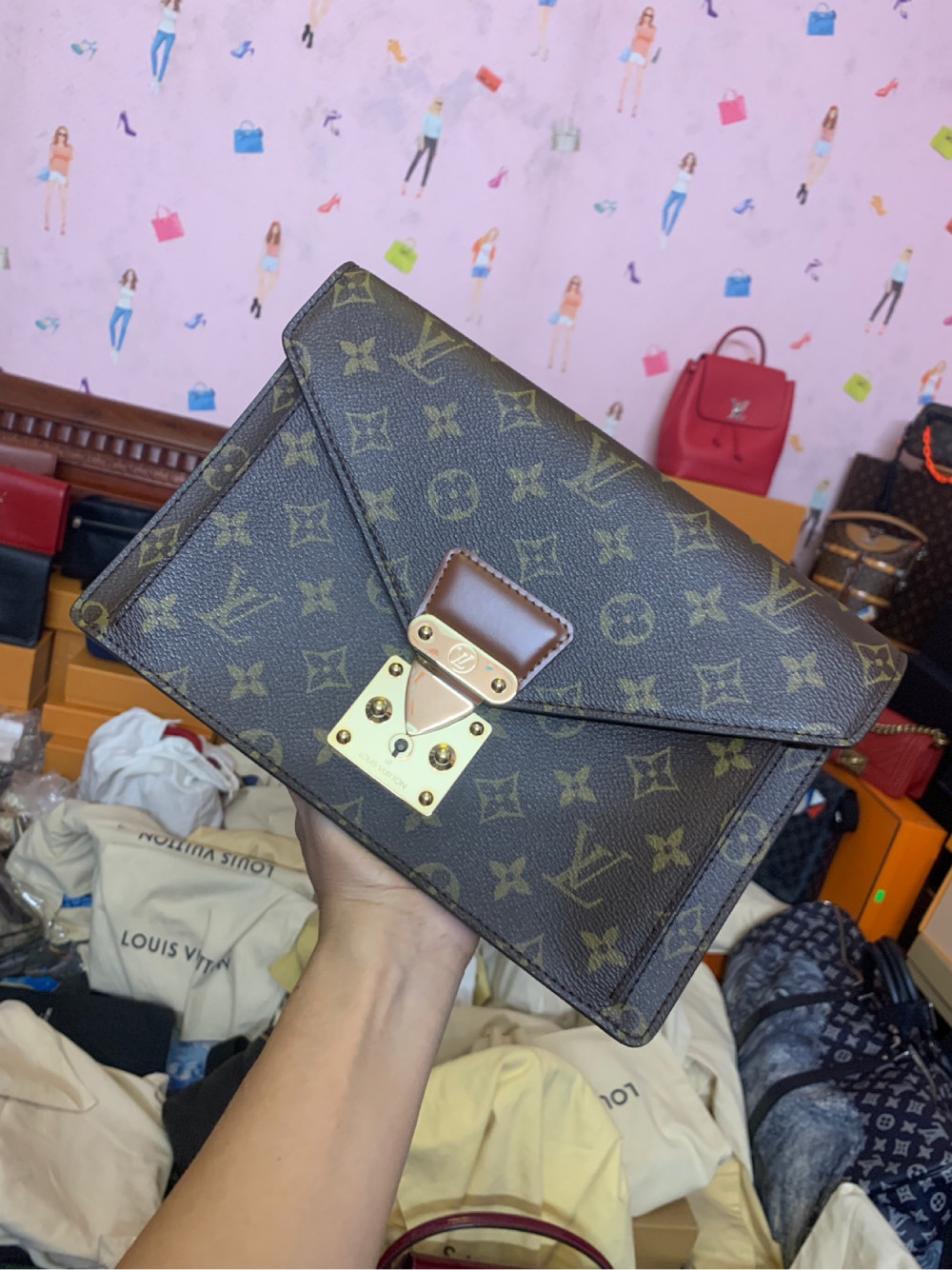 Louis vuitton clutch limited ( siêu hiếm )