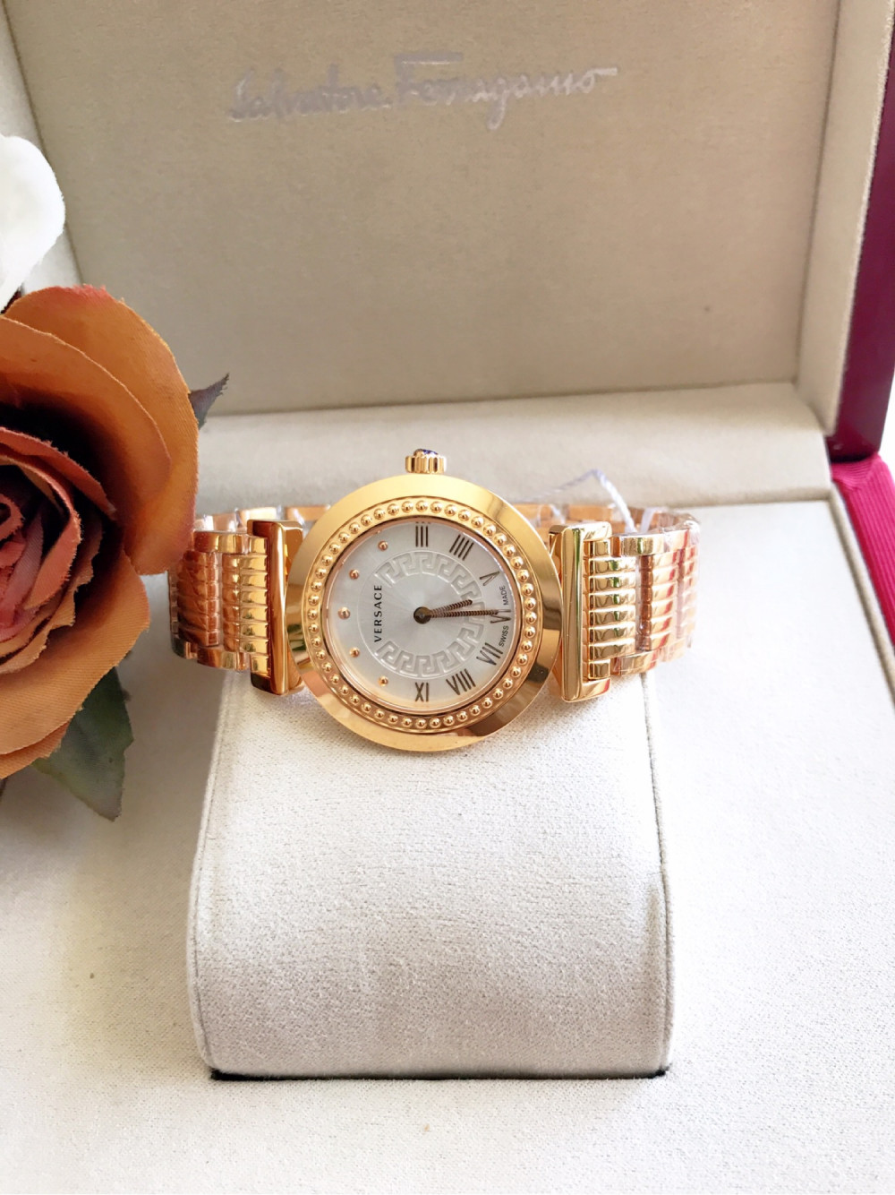 Đồng hồ Versace