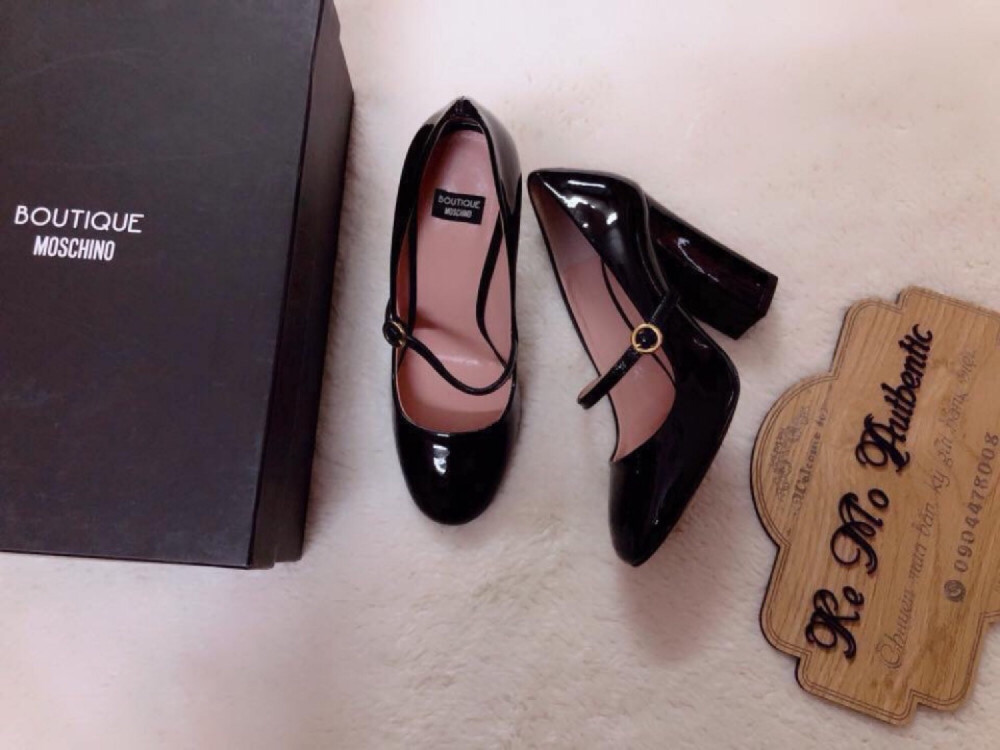 Moschino pump - black pantent sz 36