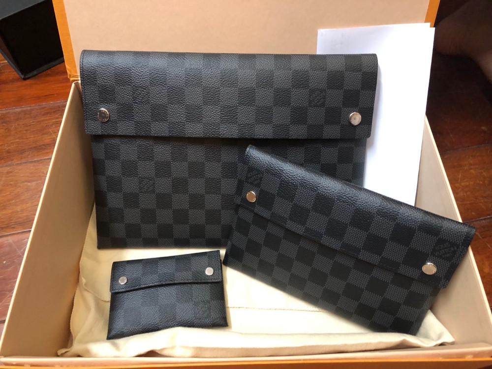 Louis Vuitton pochette Damier