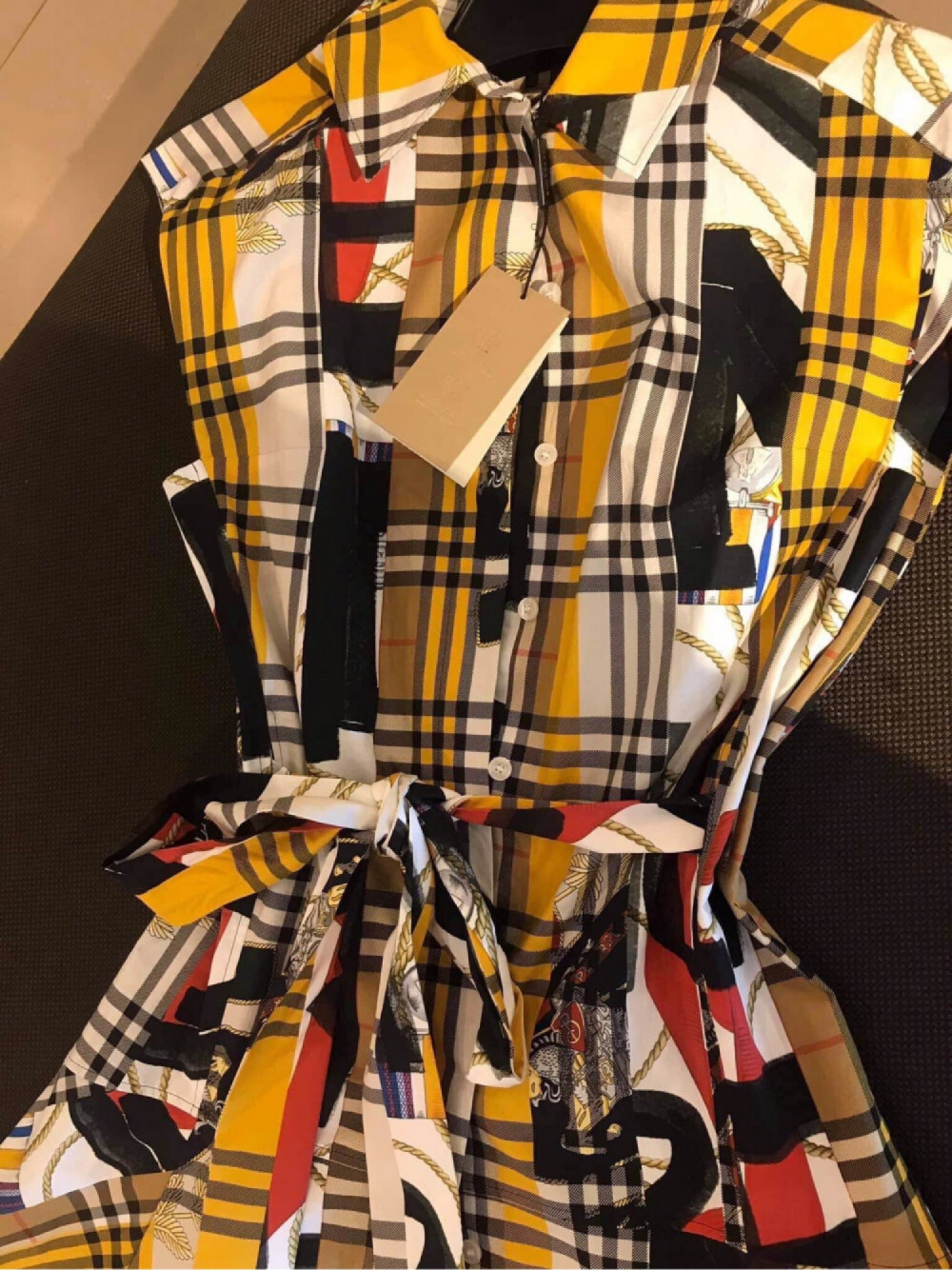 Váy Burberry