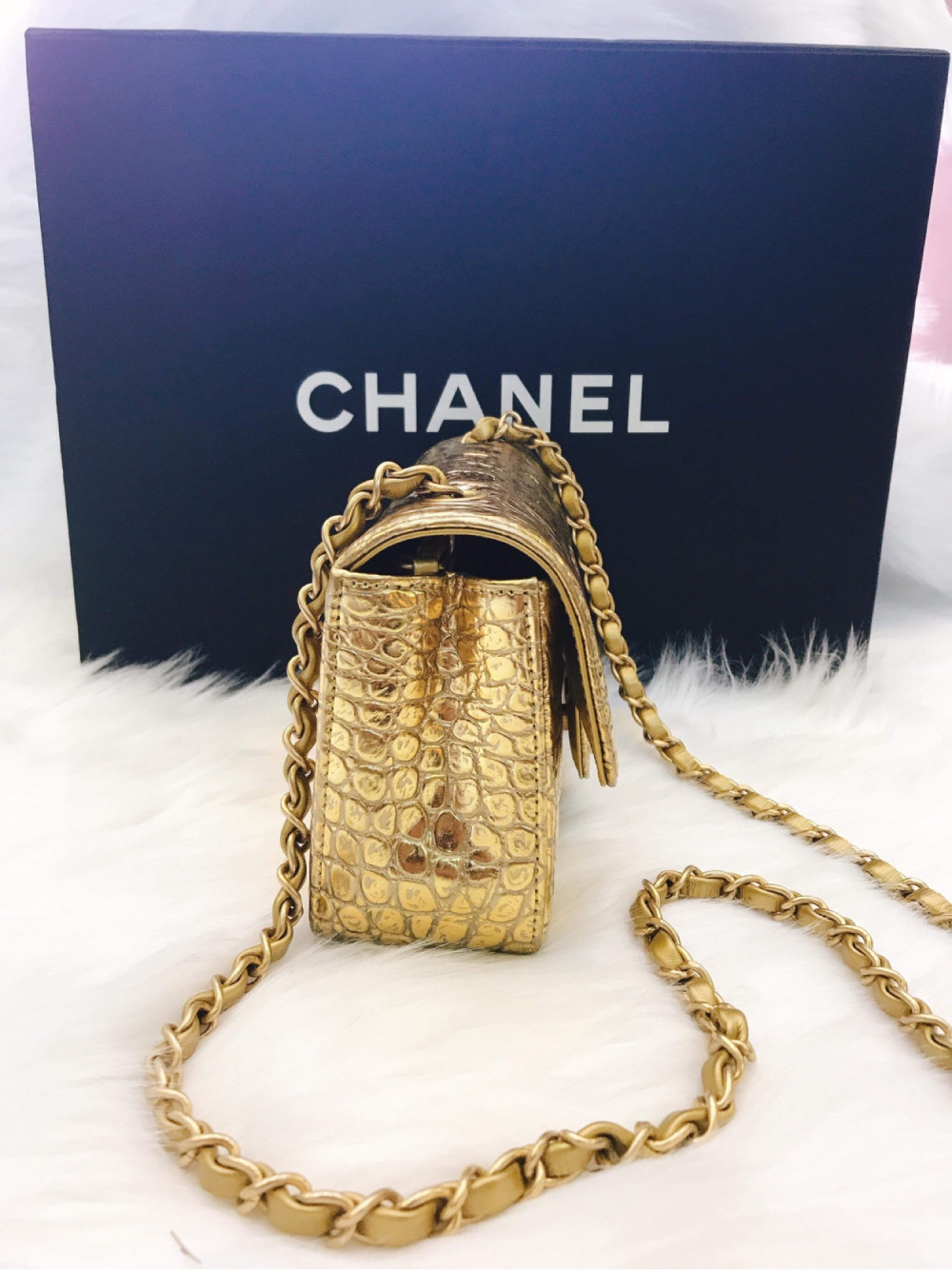 Chanel Mini 8 croc like new