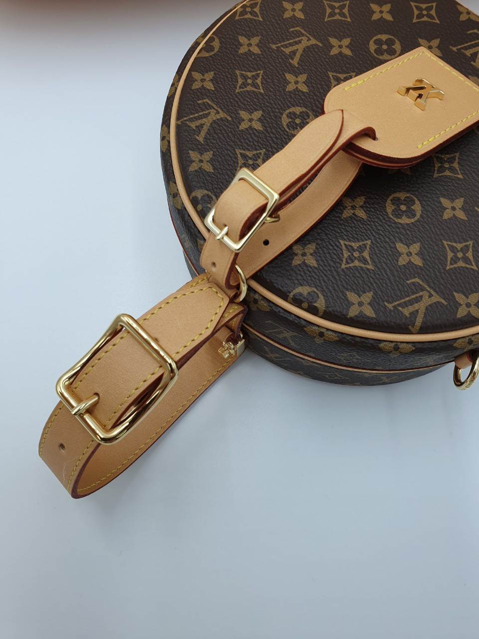 LOUIS VUITTON PETITE BOITE CHAPEAU