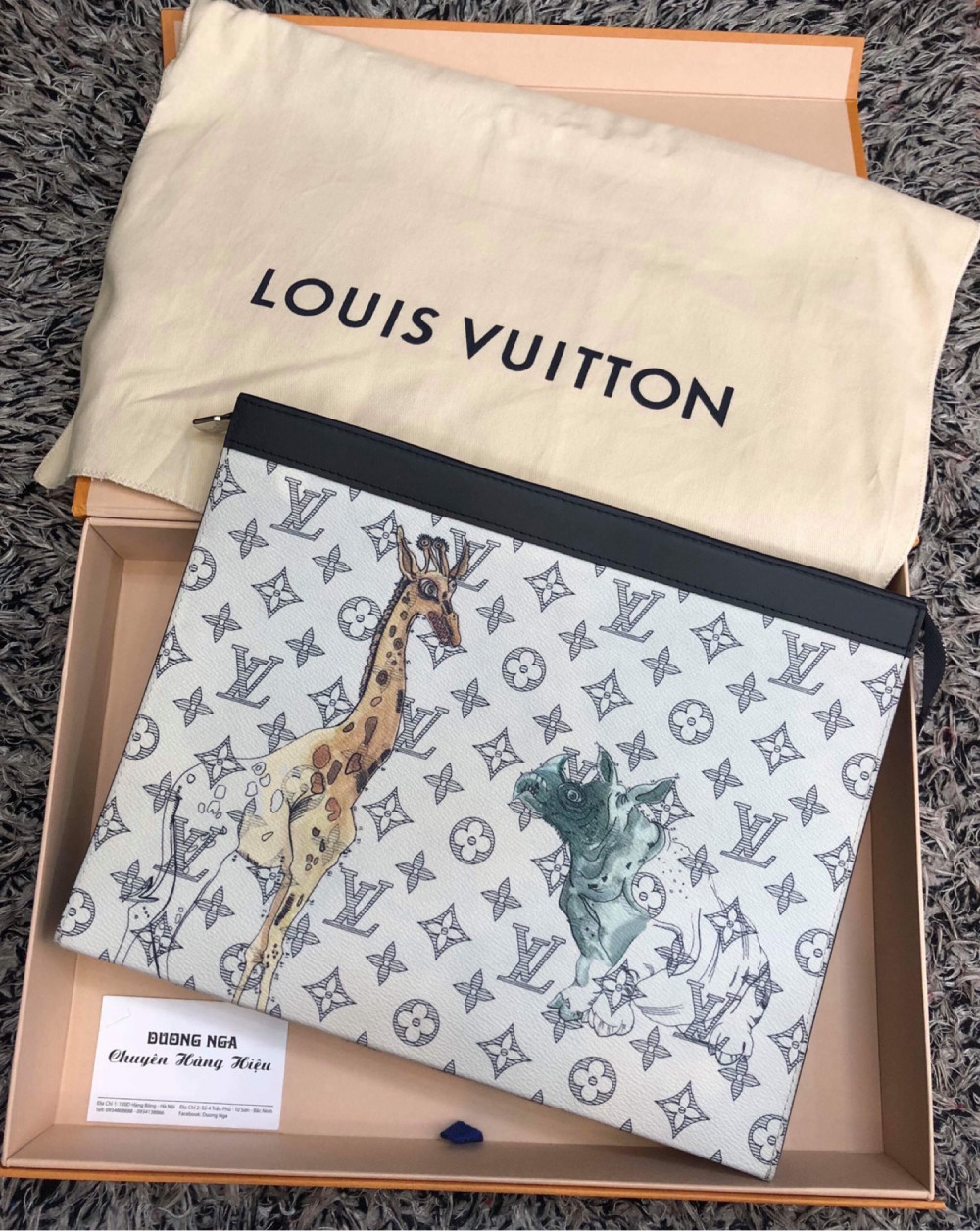 Lv Limited clutch voyage savane