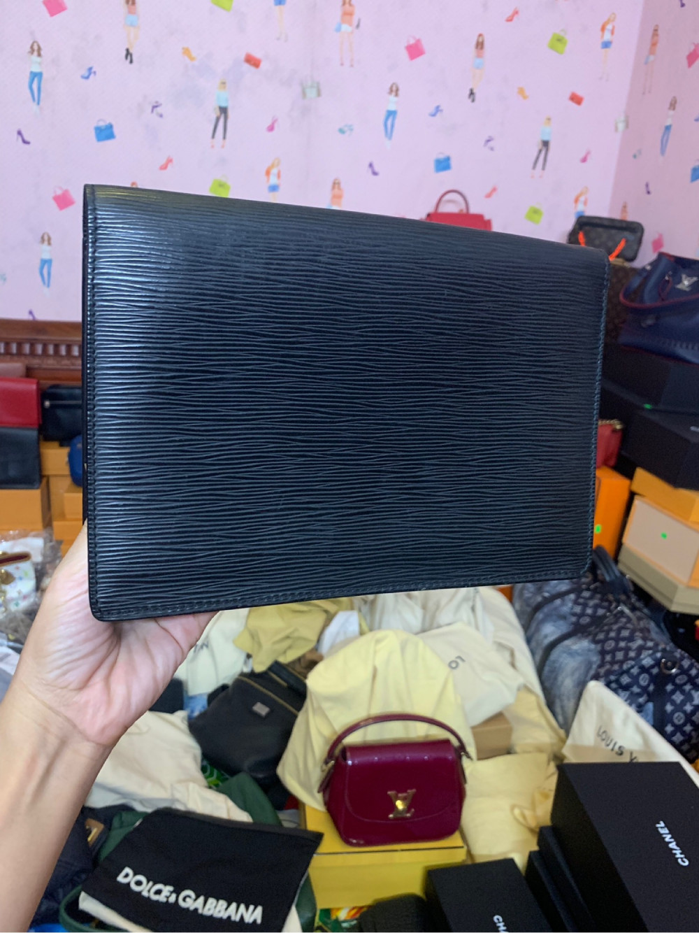 Lv clutch epi ( dòng hiếm ) khoá trắng