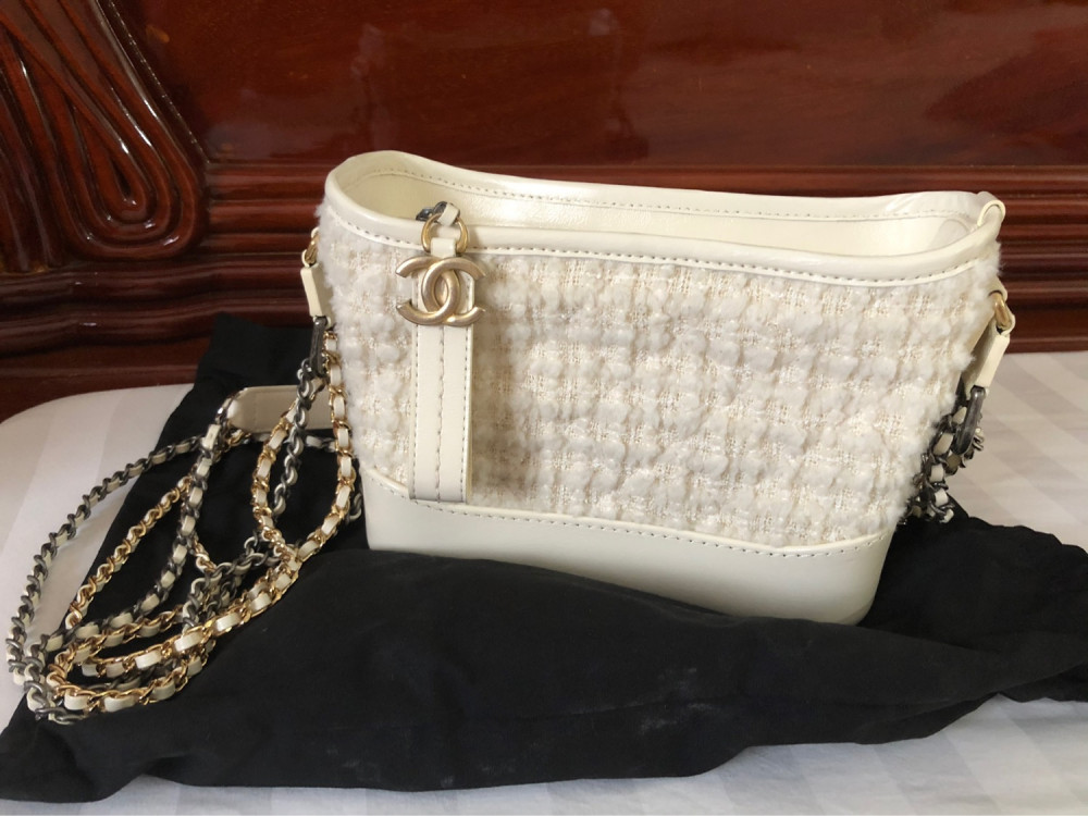 Chanel Gabrielle size Small màu trắng ivory