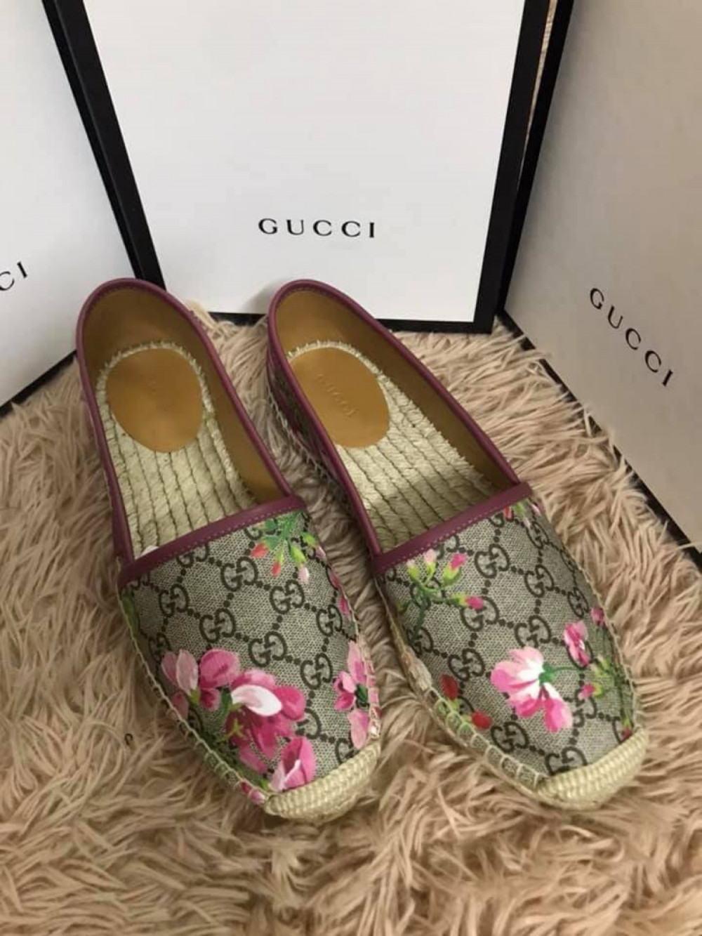 Slip on gucci