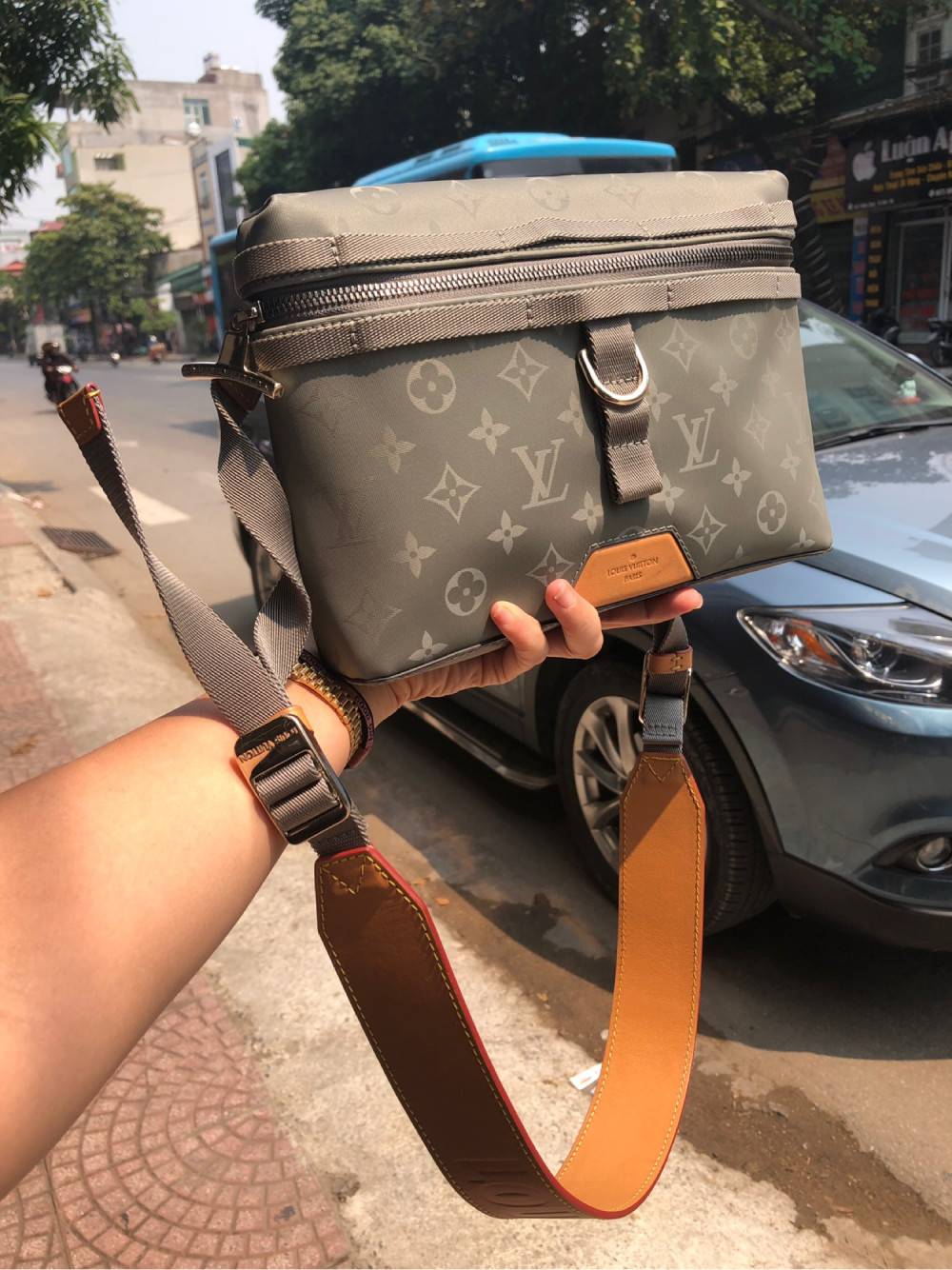 Lv messenger Limited Titian