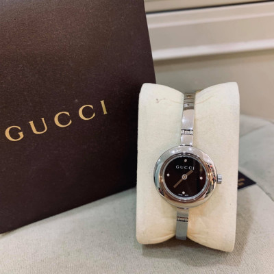 Đồng hồ Gucci lắc bạc