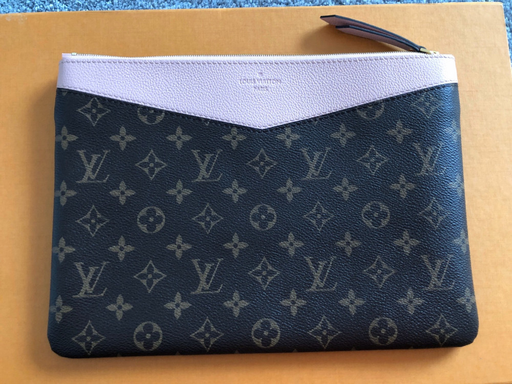 Louis Vuitton Daily Pouch