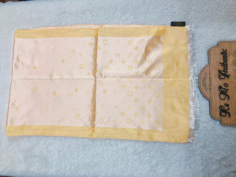 Louis vuitton Golden Copper Monogram Delicate Silk Capri Scarf sz 120 x 36 cm