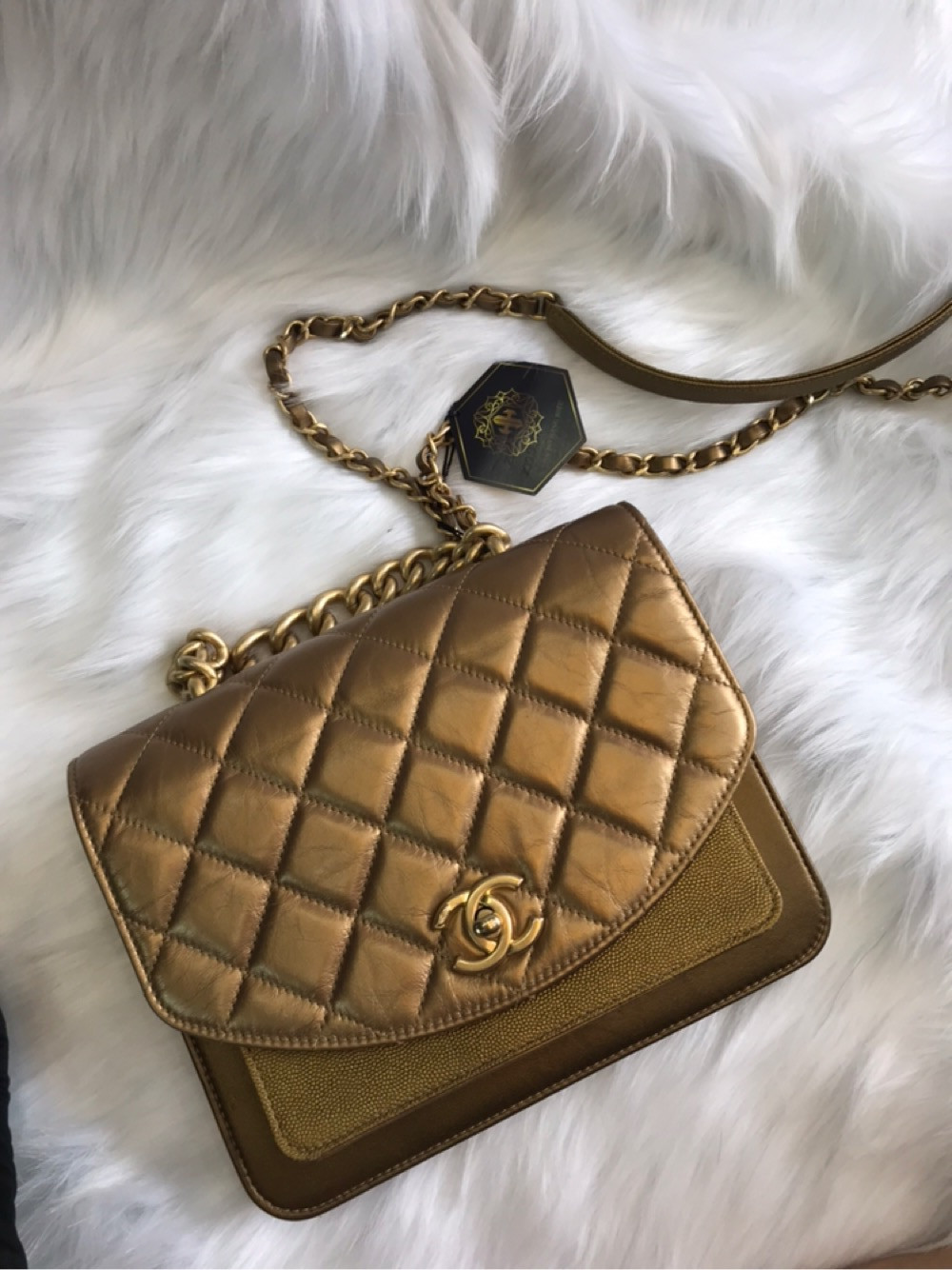 Túi Chanel metalic gold