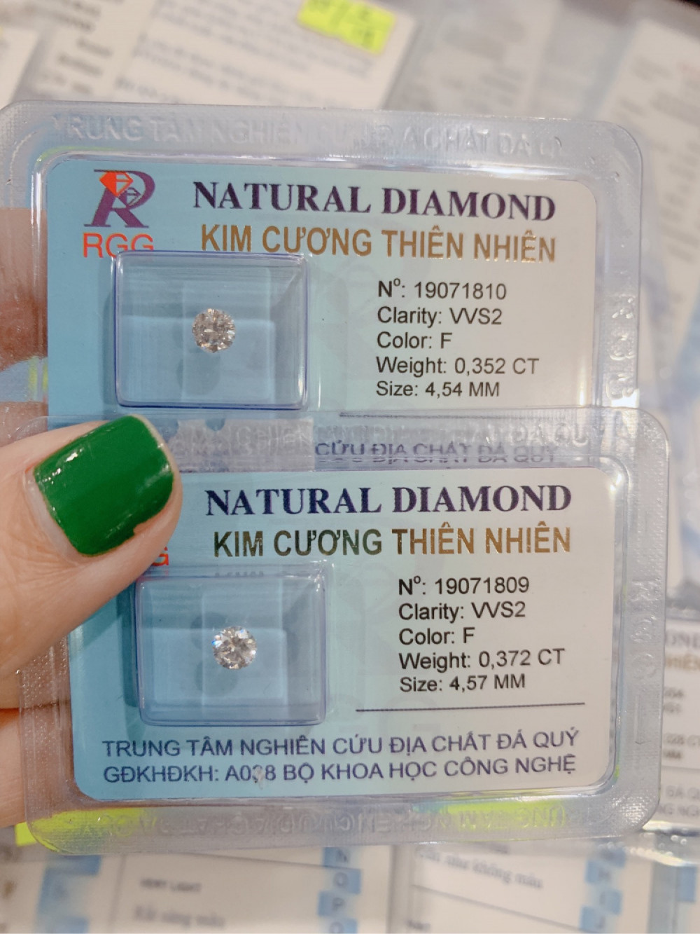 Kim cương tự nhiên 100%