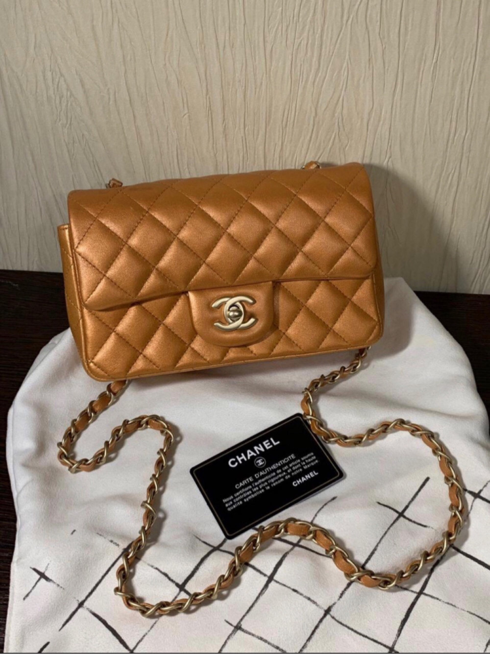 Chanel mini 8