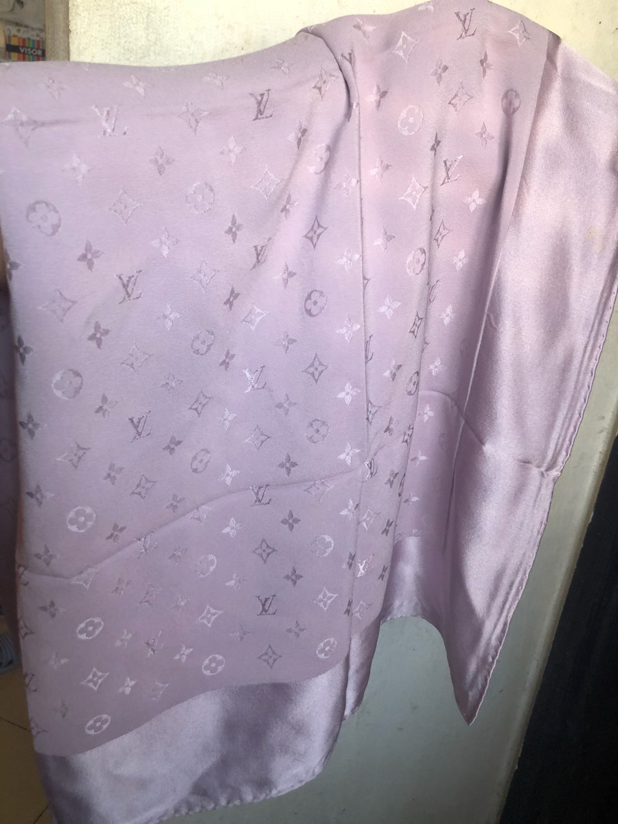 Louis vuitton Purple Silk Fabric Monogram Scarf sz 85x85