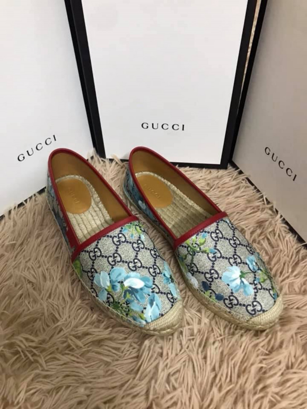 Slip on gucci