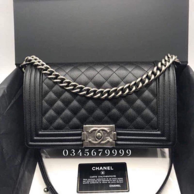 Chanel boy Medium new100%