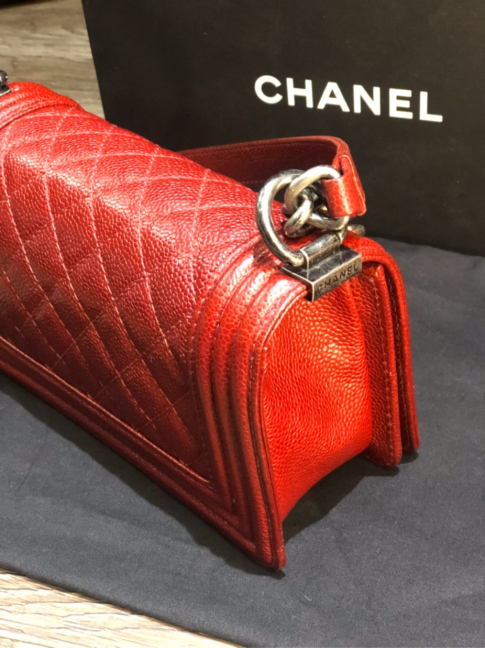 Chanel Boy đỏ size S