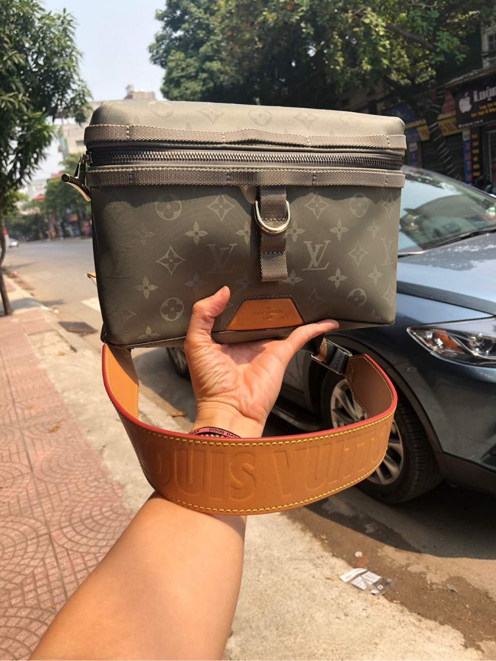 Lv messenger Limited Titian