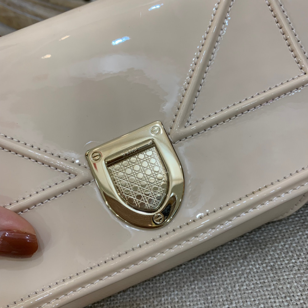 Túi Dior woc clutch da bóng màu beige