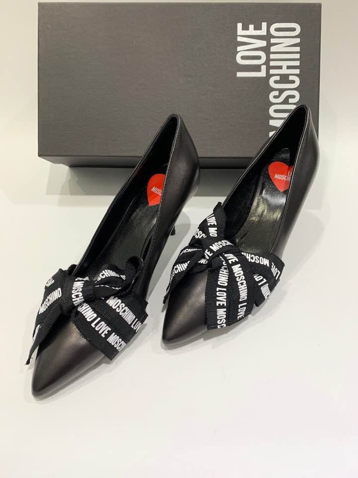 Giày Love Moschino