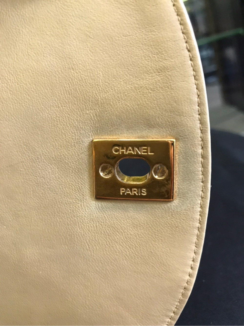 Túi Chanel màu beige