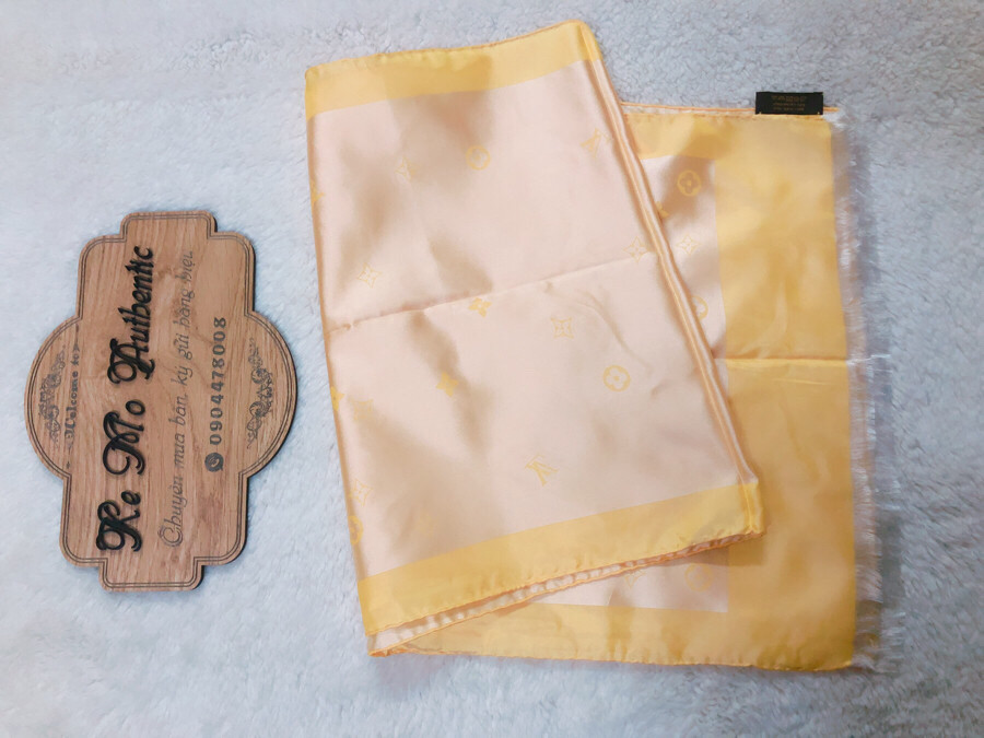 Louis vuitton Golden Copper Monogram Delicate Silk Capri Scarf sz 120 x 36 cm