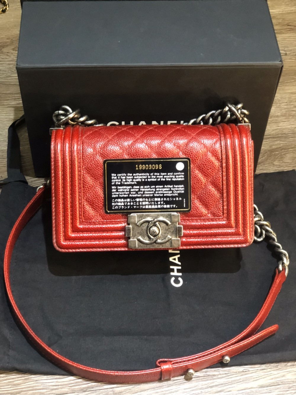 Chanel Boy đỏ size S