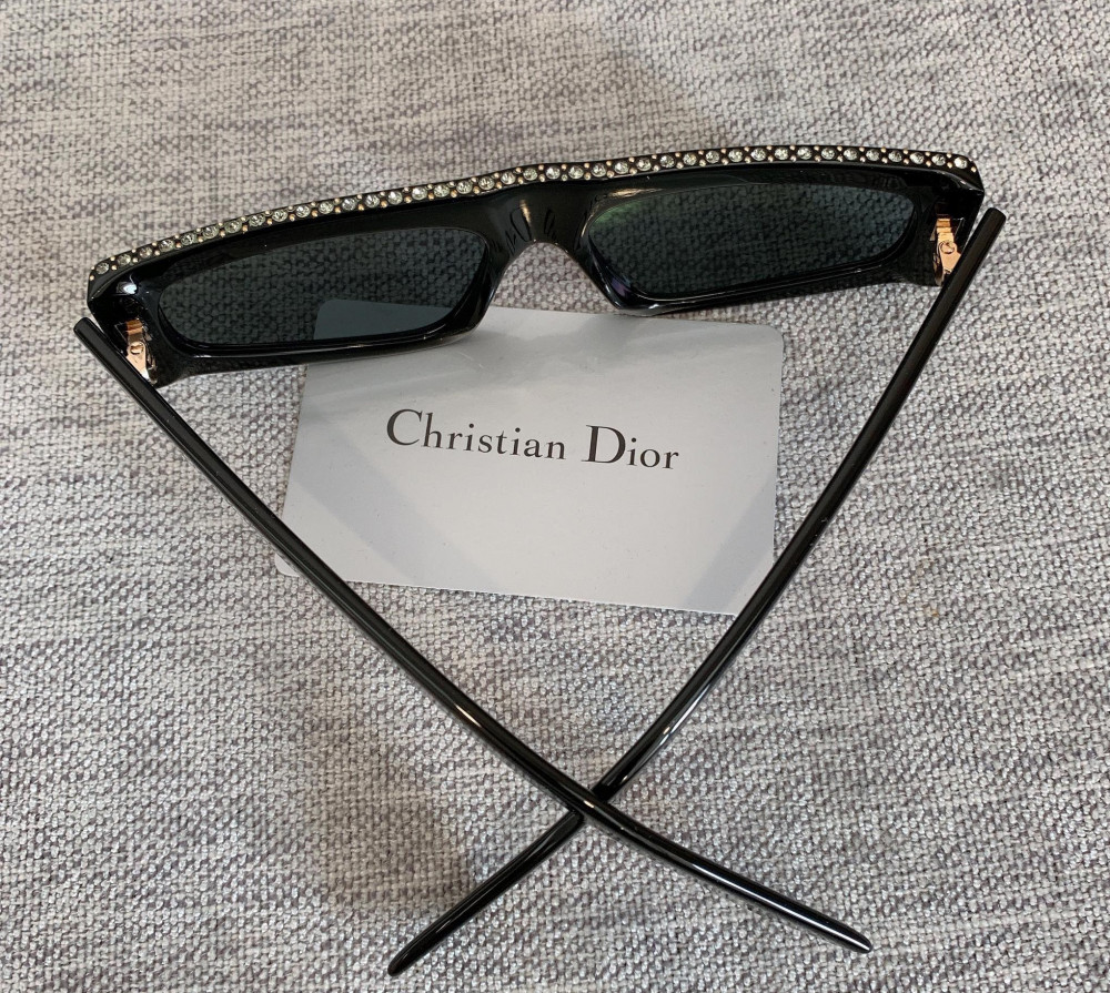 Dior viền đá