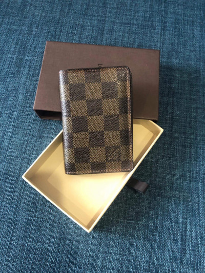 Card holder damier likenew gập 2 đựng được khá nhiều card