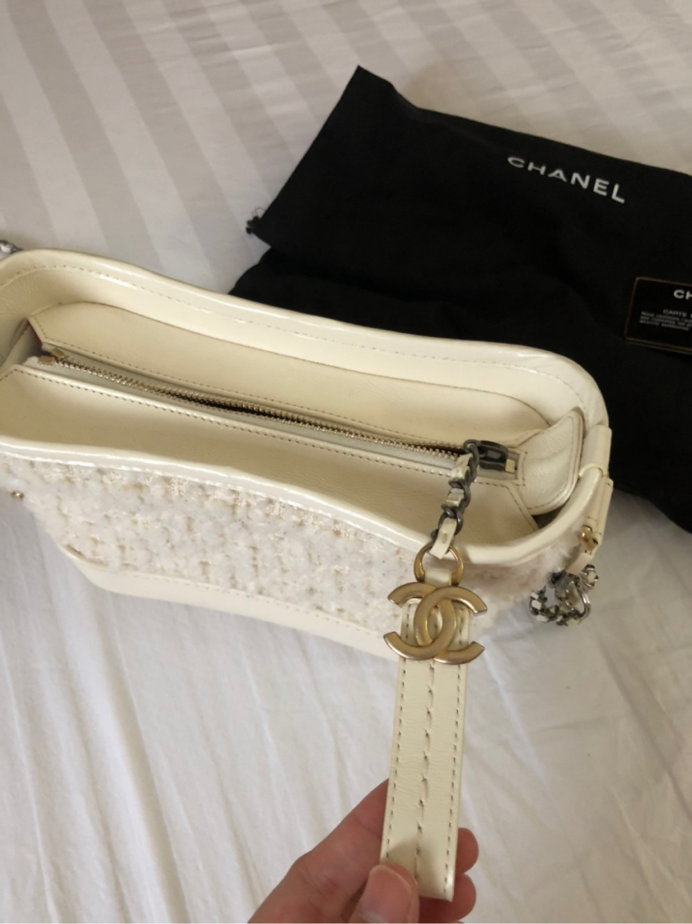 Chanel Gabrielle size Small màu trắng ivory